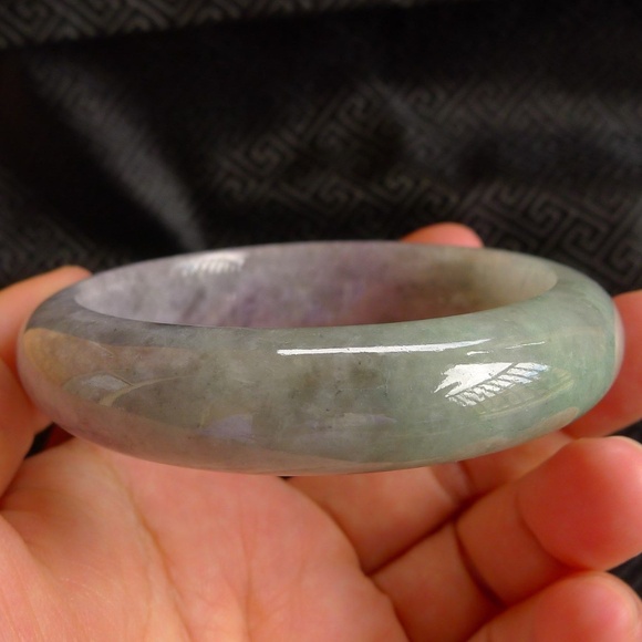 100% natural untreated jade jadeite bangle bracelet light green hand carved 59mm - Picture 2 of 12